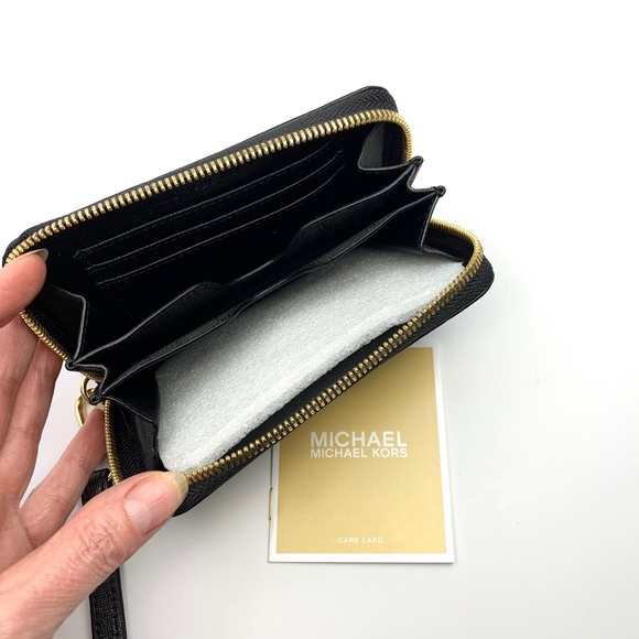 MICHAEL KORS SMALL MERCER WRISTLET WALLET - Picture 5 of 6